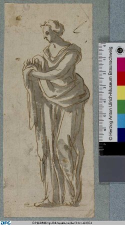 Stehende weibliche Figur, ihr Gewand über dem Arm haltend