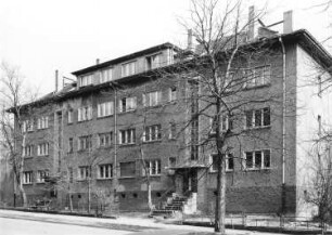 Dresden-Neustadt, Stauffenbergallee 29-45. Wohnhaus einer Wohnanlage (um 1910). Straßenansicht