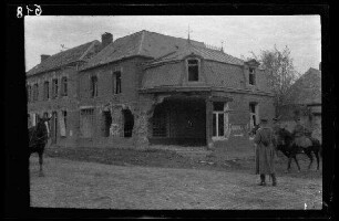 Fins (Dep. Somme, Frankreich): "zerschossene Häuser (an der Abzweigung nach Équancourt (Dep. Somme, Frankreich))