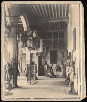Großherzogliches Museum, Darmstadt Ausführungsprojekt ab 1896: Innenansicht Waffenarsenal