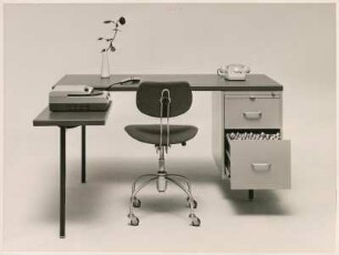 Pohlschröder Schreibtisch "L-Form Modell 3853-8" von Georg Leowald