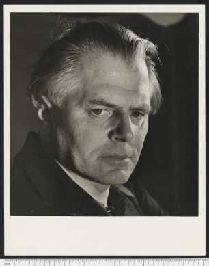 Porträtaufnahme Fritz von Unruh