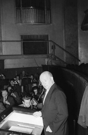 Porträt des Dirigenten Professor Erich Kleiber : Porträt von Erich Kleiber