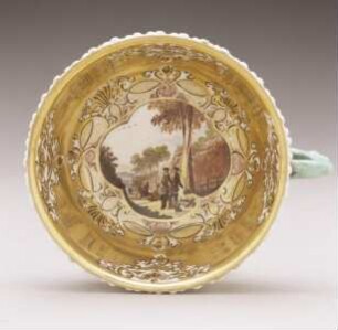 Tasse und Unterschale mit Jagdszenen und Schneeballen-Dekor — Tasse