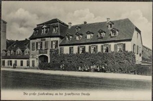 Die große Funkenburg an der Frankfurter Straße