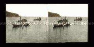 Kriegsschiffe in der Bucht von Villefranche-sur-Mer