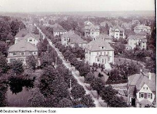 Klotzsche-Königswald. Stadtteilansicht mit Villa Unger (Nr. 4)