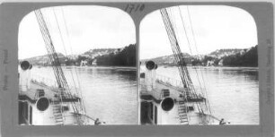 Hamburg-Blankenese. Stadtteilansicht über die Elbe von Südosten