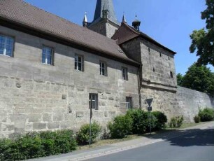 Ansicht von Süden im Südwesten mit verändertem Gaden- Kirchhofmauer und Südturm