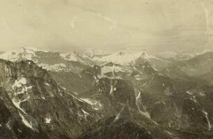 Hohe Tauern, Hochalmspitz- und Ankogelgruppe. Blick vom Hannoverhaus nach dem Großglockner (3798 m)