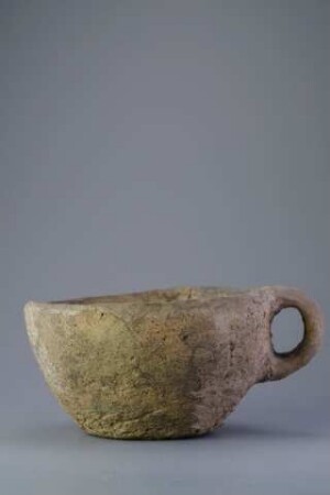 Konische Tasse mit Henkel