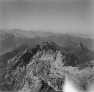 Gebirgslandschaft : Blick über eine Gebirgslandschaft.