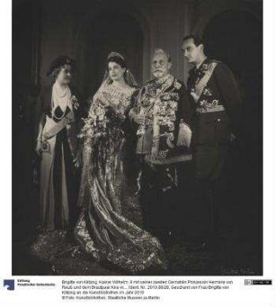 Kaiser Wilhelm. II mit seiner zweiten Gemahlin Prinzessin Hermine von Reuß und dem Brautpaar Kira von Russland und Louis Ferdinand von Preußen