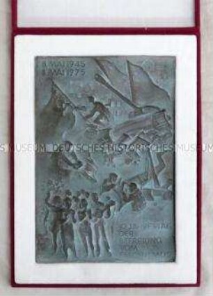 Plakette zum 30. Jahrestag des Kriegsendes, in Etui