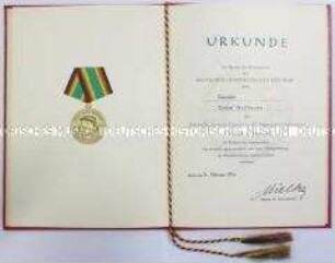 Verleihungsurkunde zur Medaille für 20-jährige Dienstzeit in der Nationalen Volksarmee