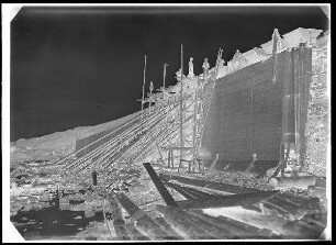 Staustufe Gerlachshausen-Volkach, Umgehungskanal. Betonieren der Verkleidungsmauer.