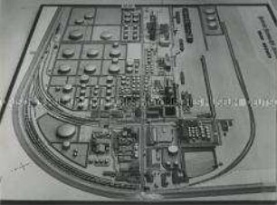 Modell der Werksanlage der Deutschen Vacuum Oil (Socony Mobil Oil Company) in Bremen-Oslebshausen