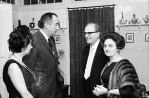 Donaueschingen: Donaueschinger Musiktage; Wohnung Rieple; Gäste im Hause Rieple: Soulages und Frau, Rieples, Loriod, Messiaen