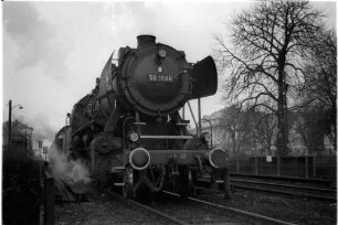 Hechingen, Güterzuglok der Baureihe 50