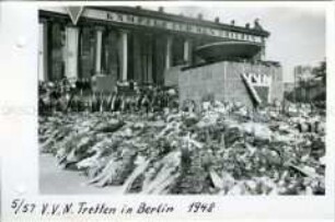 VVN-Treffen zum "Tag der Opfer des Faschismus" im Berliner Lustgarten 1948