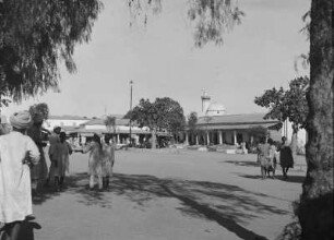 Stadtbewohner : Stadtbewohner Kerens auf der Straße unterwegs