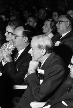 15. Tagung 1965 Physiker: [Frau Bardeen ?], John Bardeen, Paul Dirac