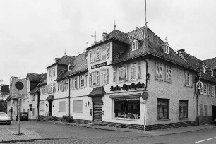 Amtsapotheke; Usingen, Marktplatz 17, Marktplatz 19