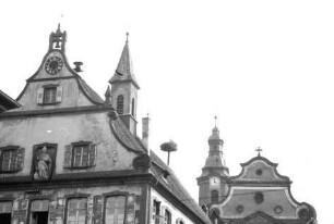 Ettenheim: Rathaus; Dächer mit Storchennest