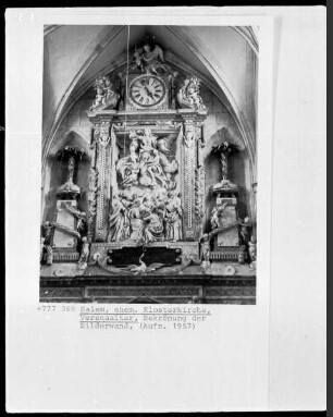 Relief der Bekrönung - Die Himmelfahrt Marias