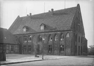 Kornhaus : Kloster Doberan, Kornhaus, Ansicht von Nordwesten