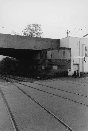 Stellwerk; Frankfurt, Mainuferpark , Bahnhof Frankfurt am Main-Ost , Deutschherrnbrücke , Mayfarthstraße , Osthafen