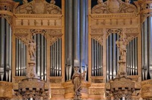 Frankreich. Bretagne. Finistere. Guimiliau. Enclos paroissial. Umfriedeter Pfarrhof. Orgelprospekt. 17 Jahrhundert