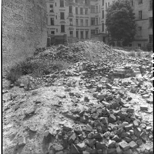 Negativ: Trümmer, Siegfriedstraße 2, 1953