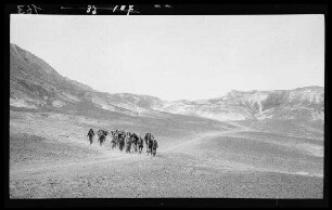 Patrouille in der Steinwüste auf der südlichen Sinai-Halbinsel (Ägypten)