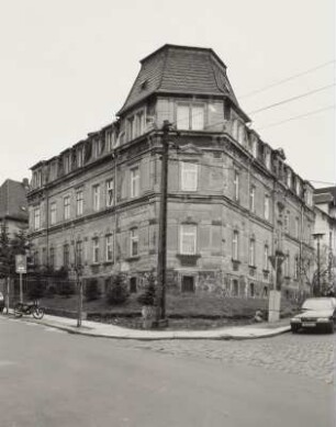 Mittweida, Doppelwohnhaus : Mittweida. Doppelwohnhaus, Schulstraße 1/Poststraße 24, (um 1895). Eckansicht