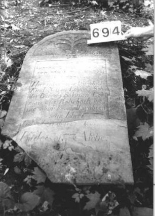 Grabstein 694