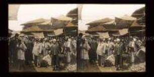 Belebter Markt in Rasht