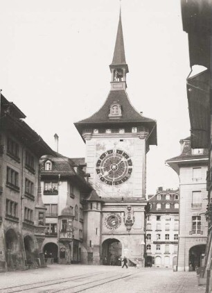 Bern. Schweiz. Ansicht des, zwischen 1218 und 1220 als Wehrturm errichtete Zeitglockenturm mit astronomischer Uhr und Glockenspiel