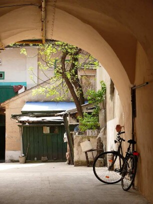 Hinterhof in der Altstadt von Sibiu (Hermannstadt), Siebenbürgen, Rumänien