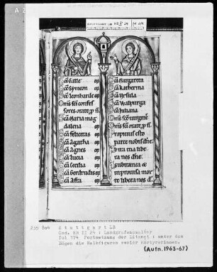 Psalterium (sogenannter Landgrafenpsalter) — Litaneiseite, unter den Bögen zwei heilige Jungfrauen mit Märtyrerzweig, Folio 174recto