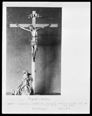 Kruzifixus und Magdalena am Fuße des Kreuzes