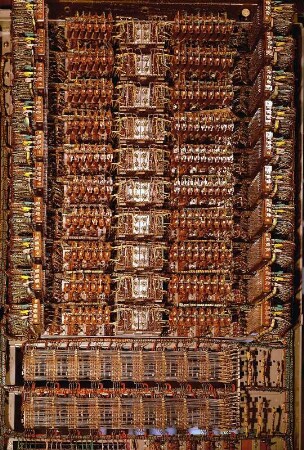 Schaltschrank des VEB Lokomotivbau Elektrotechnische Werke Hans Beimler Hennigsdorf