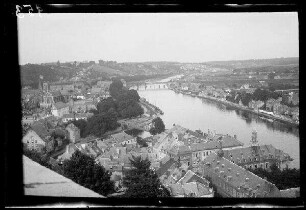 Namur (Belgien): [Blick von der Zitadelle] auf die Stadt mit Mündung [der Sambre in die Maas]