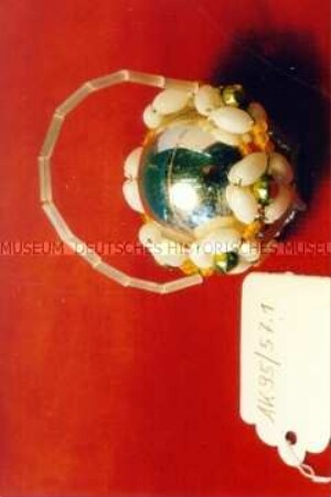 Gablonzer Christbaumschmuck - Körbchen mit Kugel