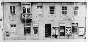 Hebers Bettfedern Wäscherei : Bautzen. Bettenhaus Heber, Wendische Straße 9. Straßenfront mit Schaufenstern