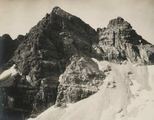 Deutschland. Allgäuer Alpen. Hochvogel (2.592 m ü.A.) vom Kalten Winkel, einem Schneefeld, gesehen