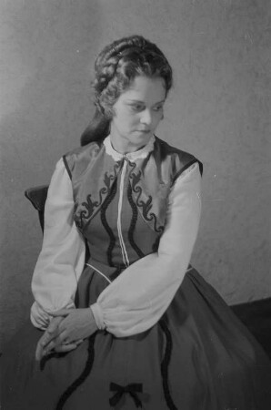 Szenenbilder aus der Oper "La Traviata" an der Deutsche Staatsoper Berlin : Soloaufnahme von Tiana Lemnitz