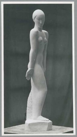 Niederblickende, 1920, Kalkstein