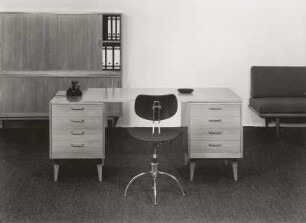Schreibtisch "M 2000" der Möbelfabrik Erwin Behr
