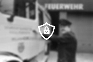 Freiwillige Feuerwehr Willinghusen: stellvertretender Wehrführer [Name maskiert] bei Einsatzfahrzeug: hinten Feuerwehrgerätehaus: 19. [Name maskiert]